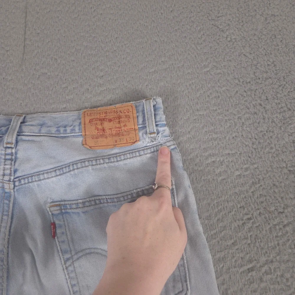 VINTAGE Levi's Jeans Mens 33x30 Light Wash 550 Relaxed Fit Tapered Leg Denim 00s